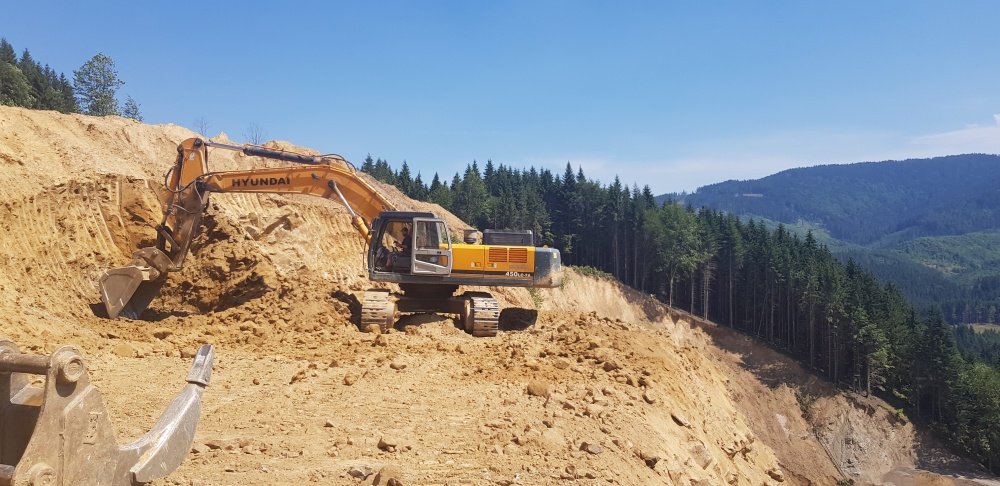Pásové rýpadlo Hyundai 450LC